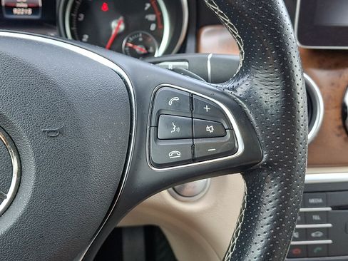 Used 2019 Mercedes-Benz GLA 250 4MATIC image 25
