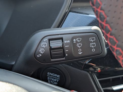 Used 2025 Ford Escape ST-Line image 30