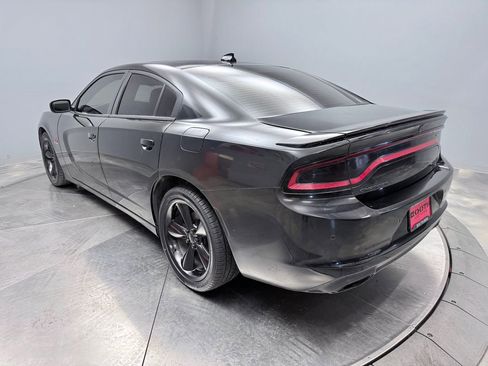 Used 2016 Dodge Charger R/T RWD image 7