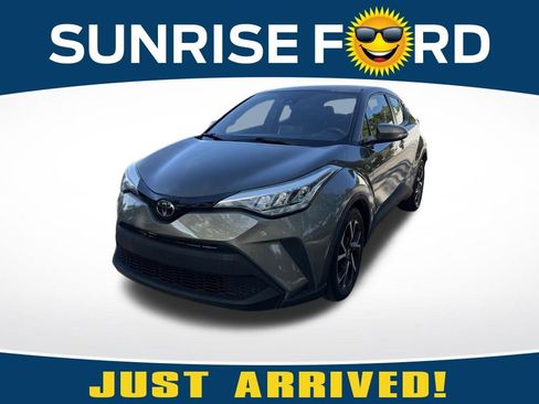 Used 2021 Toyota C-HR XLE FWD image 1