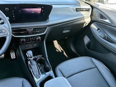 Used 2024 Buick Encore GX Sport Touring image 21