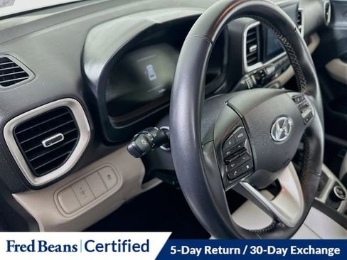 Certified 2023 Hyundai Venue SEL image 11