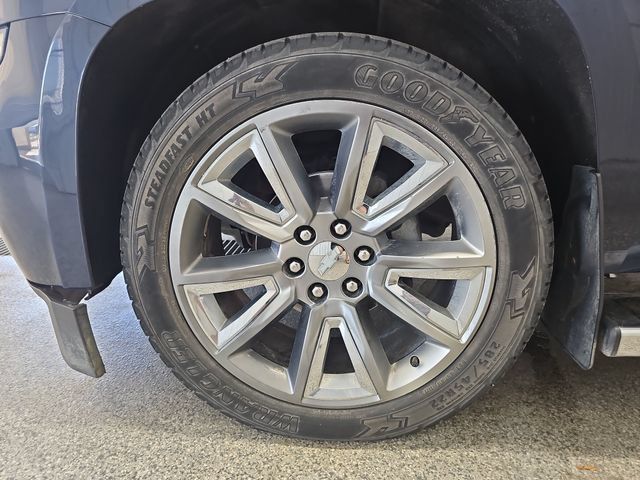Used 2017 Chevrolet Suburban Premier AWD/4WD image 25