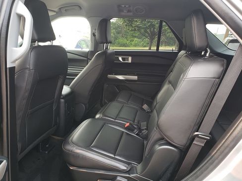 Certified 2023 Ford Explorer XLT w/ Equipment Group 202A AWD/4WD image 14