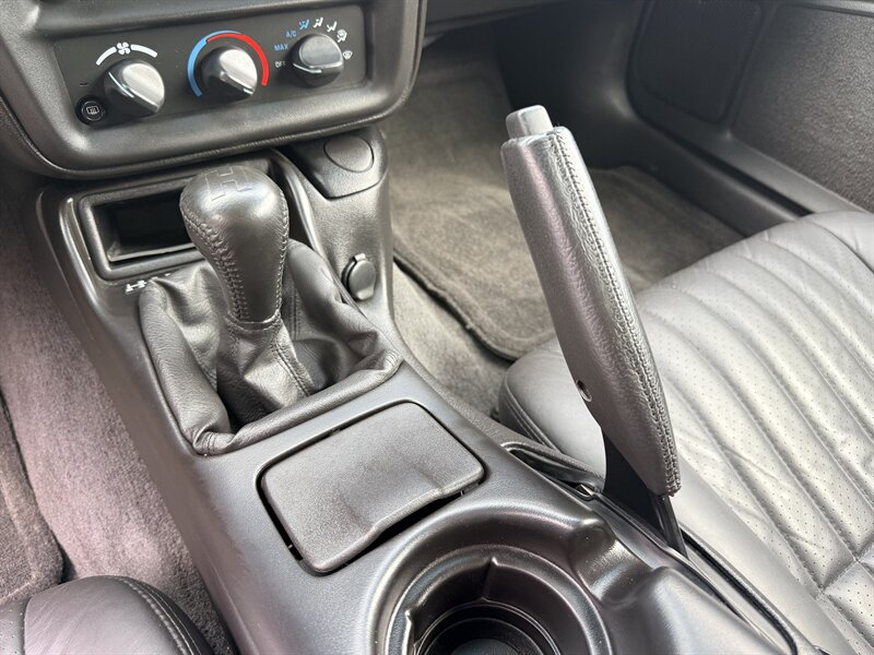 Used 2002 Chevrolet Camaro Z28 w/ SS Performance/Appearance Pkg RWD image 17