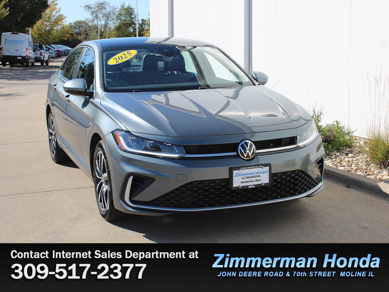 Used 2025 Volkswagen Jetta SE FWD image 3