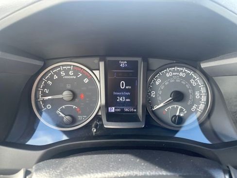 Used 2021 Toyota Tacoma TRD Off-Road image 16