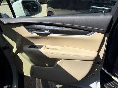Used 2019 Cadillac XT5 AWD image 25