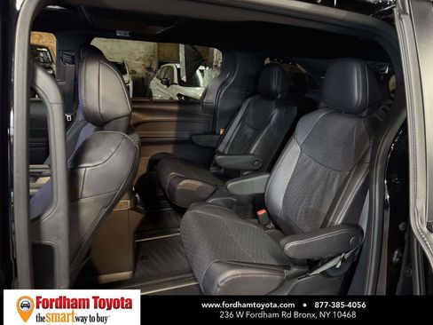 Used 2026 Toyota Sienna Limited AWD/4WD image 11