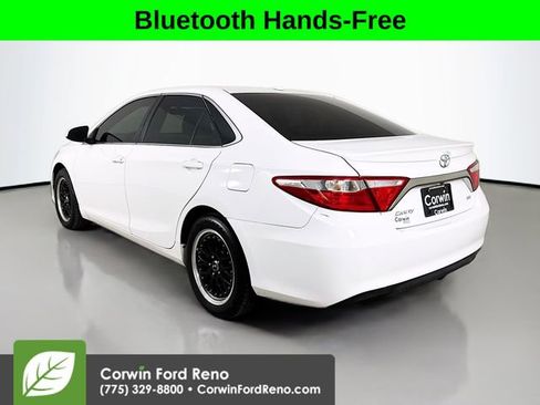Used 2017 Toyota Camry SE image 5