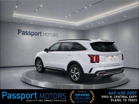 Used 2022 Kia Sorento S FWD image 4