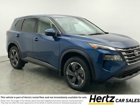 Used 2025 Nissan Rogue SV image 1
