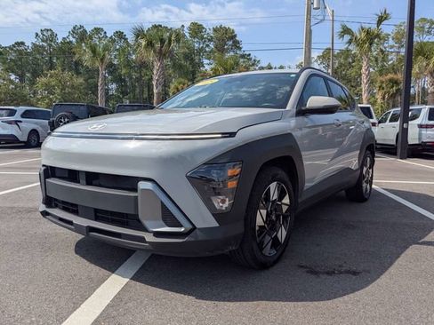 Used 2025 Hyundai Kona SEL FWD image 8