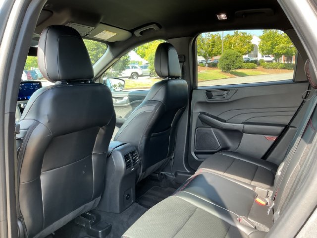 Used 2024 Ford Escape ST-Line AWD/4WD image 25
