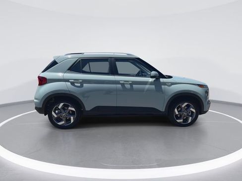 New 2026 Hyundai Venue SEL FWD image 9