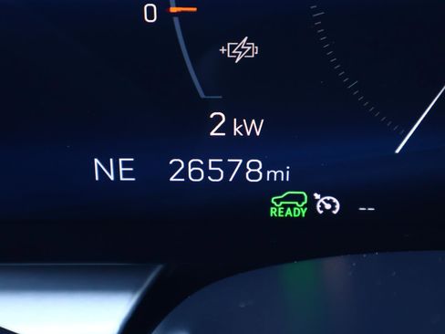 Certified 2024 Cadillac Lyriq Luxury image 33