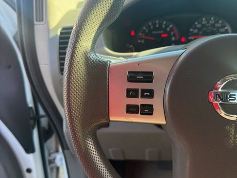 Used 2013 Nissan Frontier SV image 30
