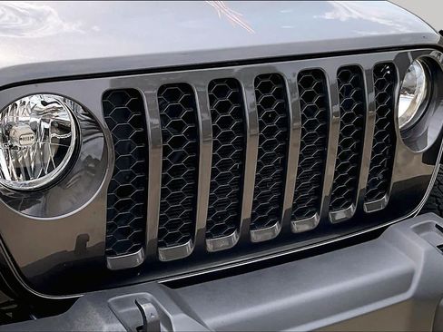 Used 2022 Jeep Gladiator Sport AWD/4WD image 28
