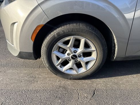 Used 2024 Kia Soul LX w/ Option Group 015 image 11