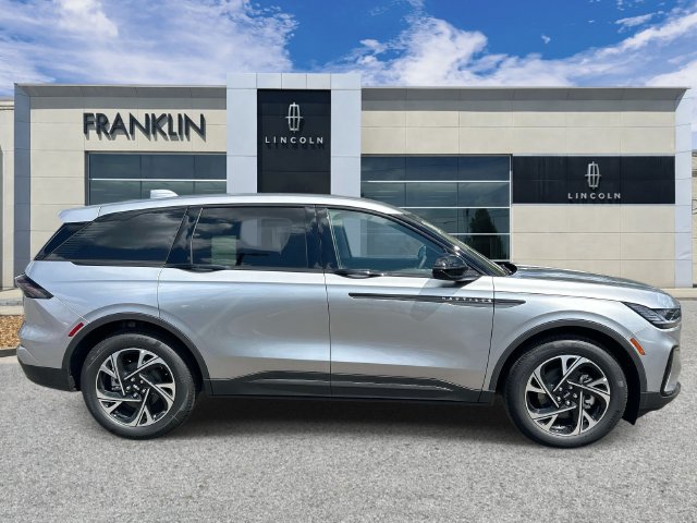 New 2026 Lincoln Nautilus Premier w/ Jet Appearance Package AWD/4WD image 8