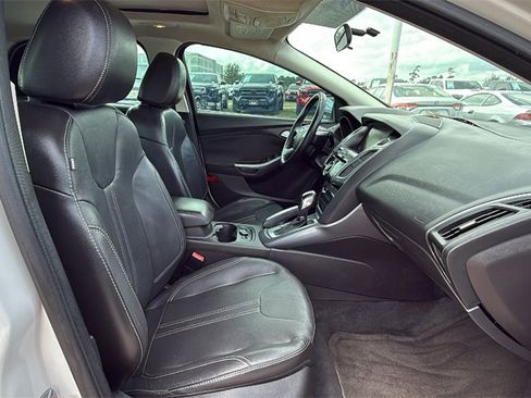 Used 2013 Ford Focus Titanium w/ Titanium Handling Pkg image 32