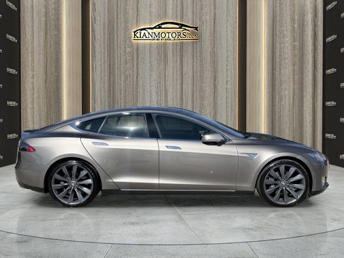 Used 2015 Tesla Model S 70D image 13