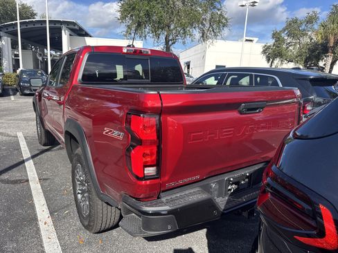 Used 2024 Chevrolet Colorado Z71 w/ Z71 Convenience Package 2 image 3