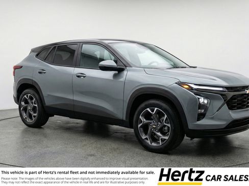 Used 2025 Chevrolet Trax LT FWD image 1