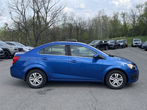 Used 2016 Chevrolet Sonic LT FWD image 4