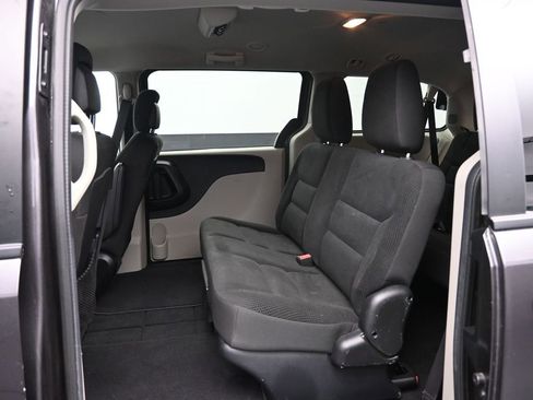 Used 2020 Dodge Grand Caravan SE w/ UConnect Hands-Free Group image 28