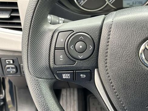 Used 2016 Toyota Corolla LE image 28