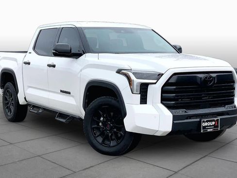 Used 2023 Toyota Tundra SR5 w/ SR5 Convenience Package AWD/4WD image 3