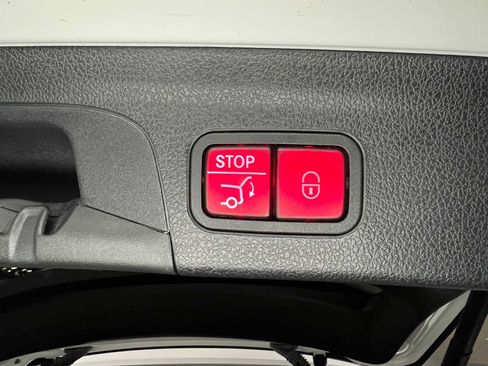 Used 2024 Mercedes-Benz GLE 350 4MATIC image 17