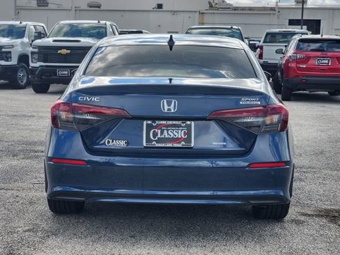 Used 2025 Honda Civic Sport image 6