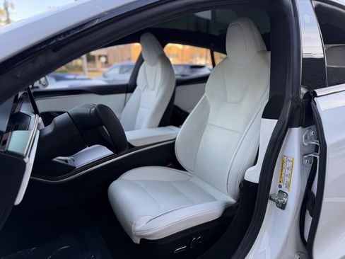 Used 2021 Tesla Model S Plaid image 22