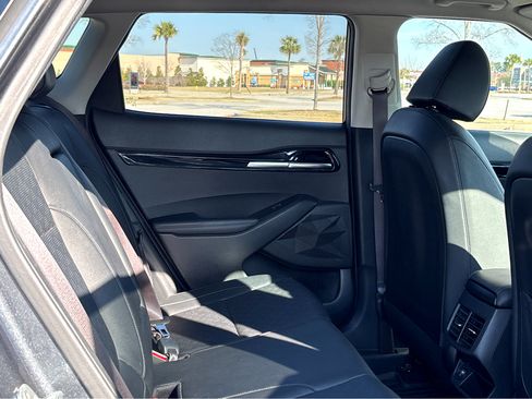Used 2021 Kia Seltos SX w/ SX Sunroof Package AWD/4WD image 9