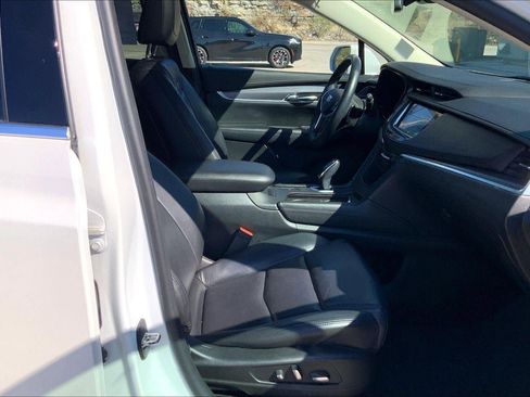 Used 2017 Cadillac XT5 Luxury w/ Driver Awareness Package image 7