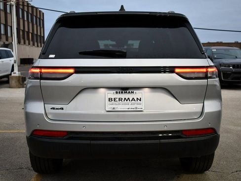 New 2025 Jeep Grand Cherokee Limited w/ Trailer Tow Package image 6