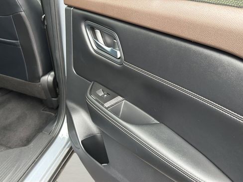 Used 2023 Nissan Rogue SV w/ SV Premium B Package image 30