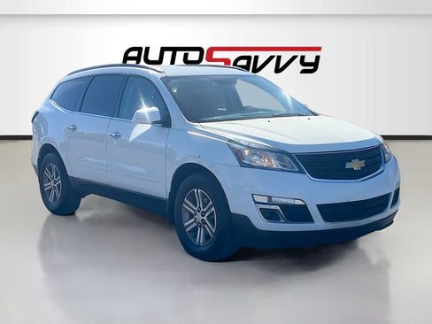 Used 2017 Chevrolet Traverse LT image 1