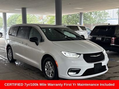Used 2024 Chrysler Pacifica Touring-L