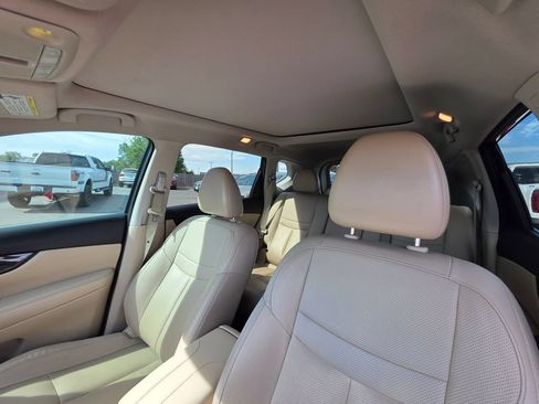 Used 2018 Nissan Rogue SL w/ Premium Package AWD/4WD image 15