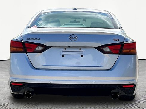 Used 2024 Nissan Altima 2.5 SR FWD image 13