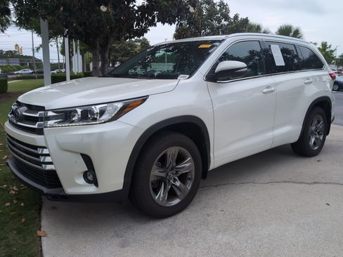 Used 2019 Toyota Highlander Limited Platinum AWD/4WD image 5