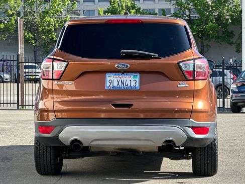 Used 2017 Ford Escape SE image 5