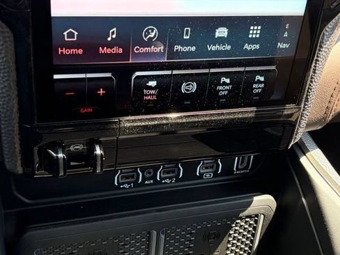 New 2026 RAM 2500 Limited AWD/4WD image 24