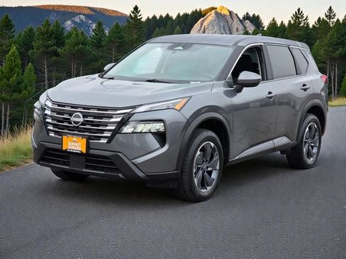 Used 2025 Nissan Rogue SV image 4