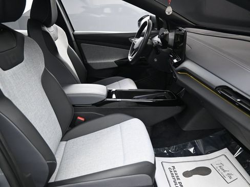 Used 2023 Volkswagen ID.4 Pro image 33