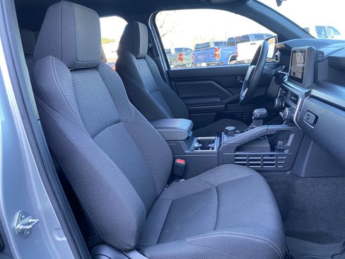 Used 2025 Toyota 4Runner SR5 image 33