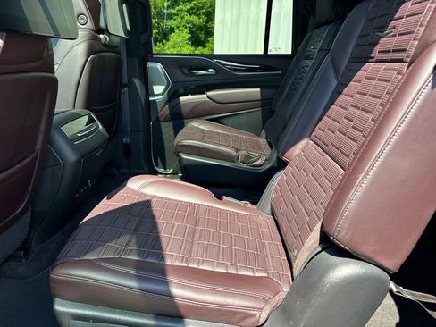 Used 2021 Cadillac Escalade ESV Sport Platinum w/ Heavy-Duty Trailer Package AWD/4WD image 20